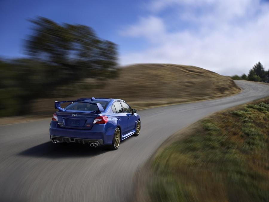  Subaru WRX STI 2015 года  (EU) (фото 12 из 24)